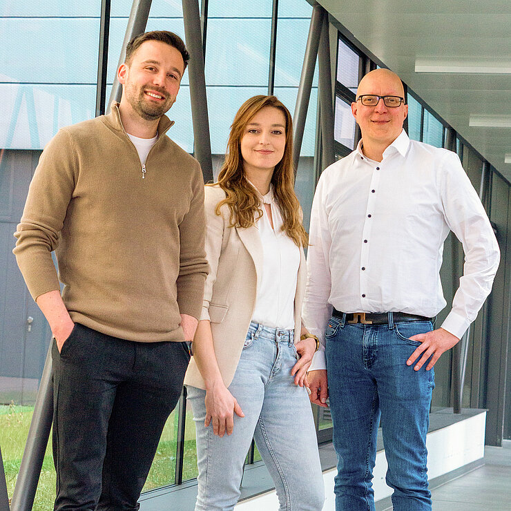 left to right: Dr Christian Brandstetter, Dr Lisa Osbelt-Block, Prof. Till Strowig