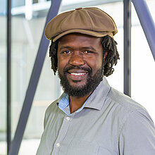 Portrait Dr Bernard Silenou