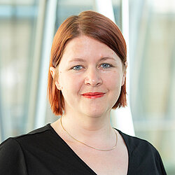 Dr. Anne-Kathrin Winkler-Hanns Dr. Anne-Kathrin Winkler-Hanns
