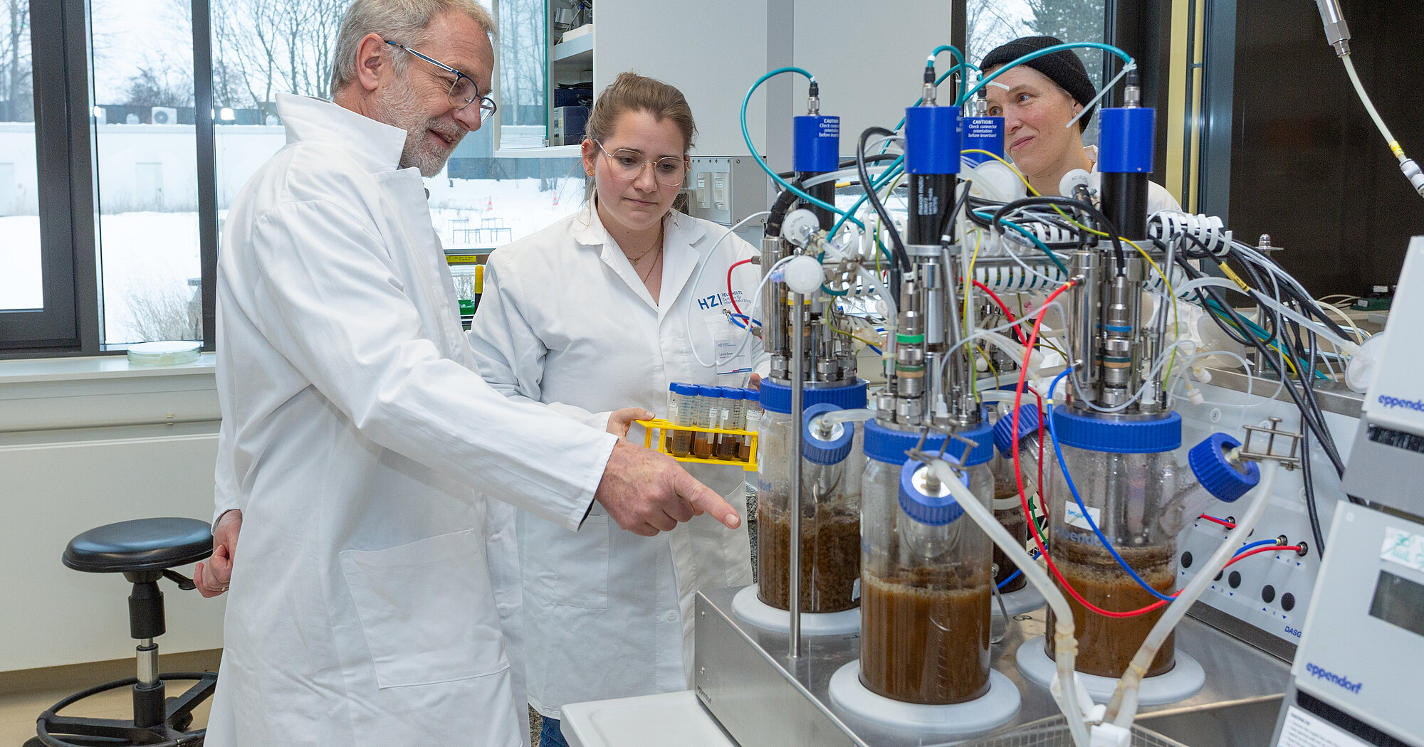 Helmholtz-Präsident Martin Keller besucht das HZI