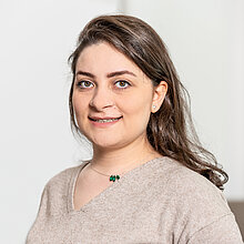 Portrait Dr Nasim Safaei