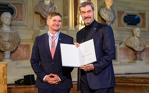 Maximilian Order awarded to HIRI Director Jörg Vogel by Marcus Söder