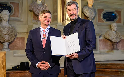 Maximilian Order awarded to HIRI Director Jörg Vogel