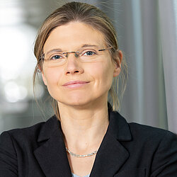 Dr Berit Lange