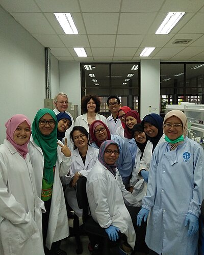Gruppenfoto im Labor