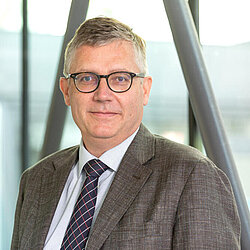 Dr Stefan Scherer Dr Stefan Scherer