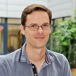 Dr Konrad Büssow
