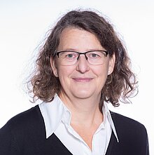 Portrait Prof Dr Andrea Kröger