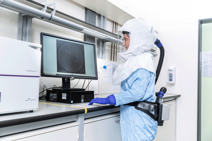 Scientist in the S3 lab