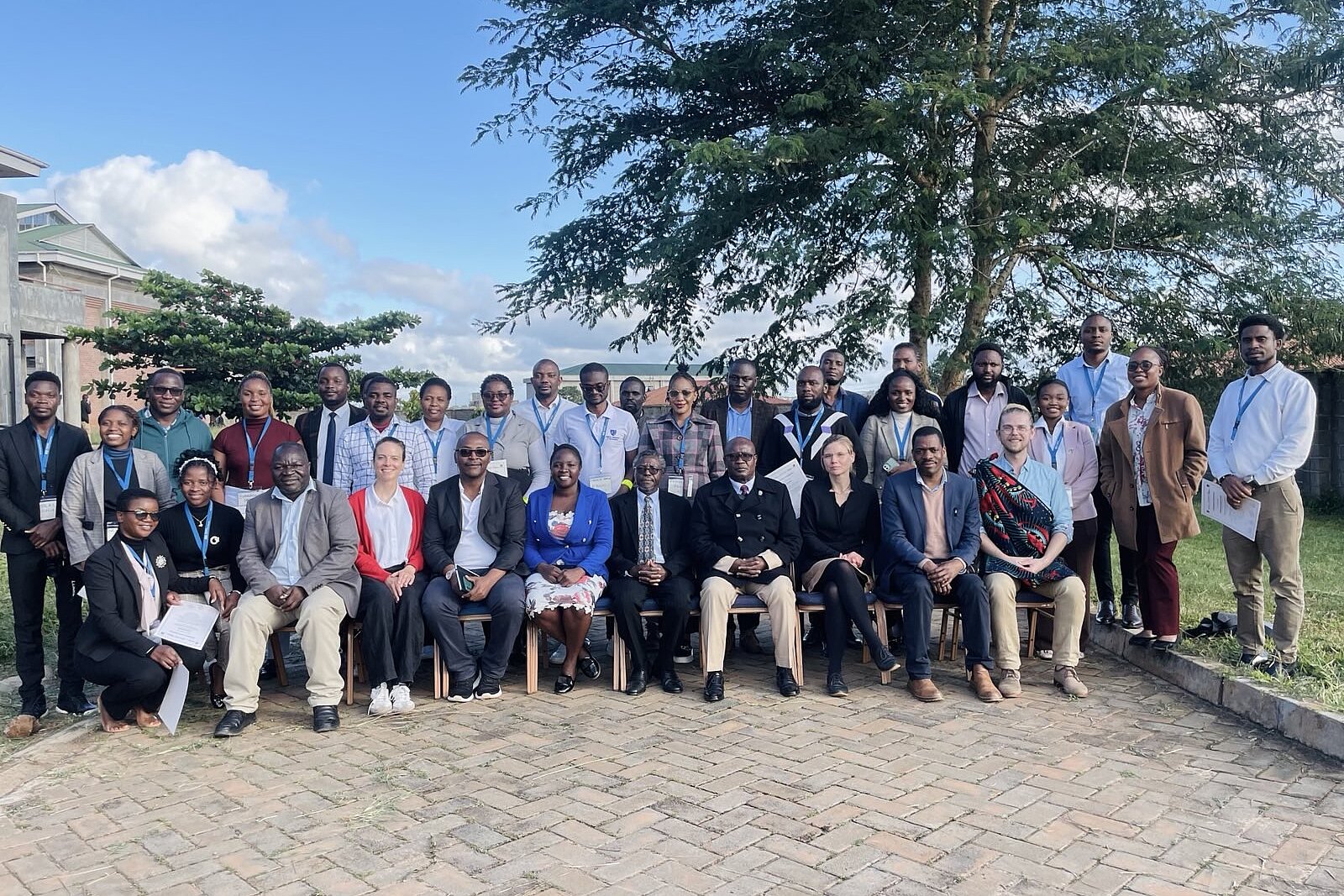 Studierende und Dozent:innen des Masterprogrammes NOZGEKA in Malawi