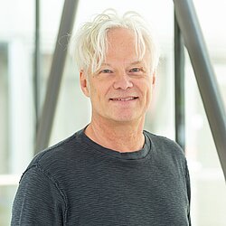 Dr Dirk Spitzer