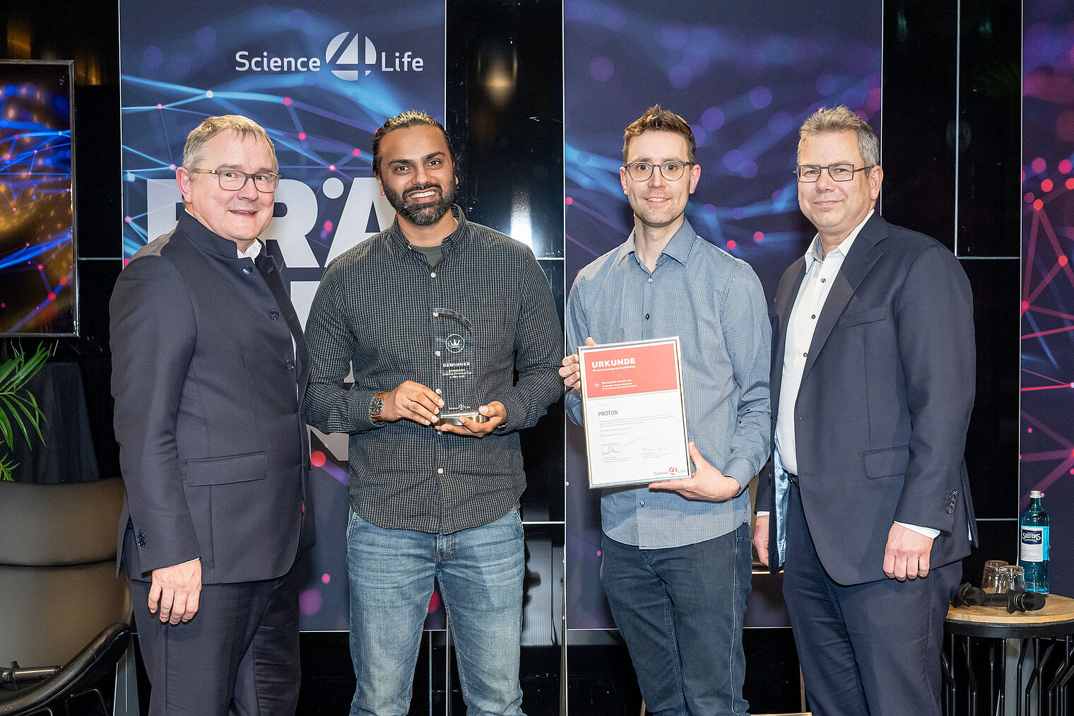 Gruppenfoto mit Rainer Waldschmidt, Aditya Shekhar, Dominik Heimann, Stefan Bartoschek
