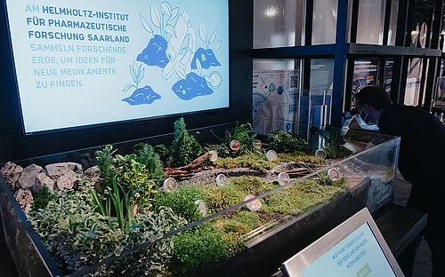 Tiny Heroes, Big Impact: Experience the world of research at the HZI during Lower Saxony Day in Braunschweig