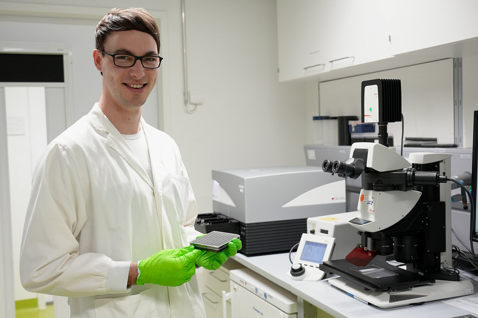 Felix Deschner in the lab