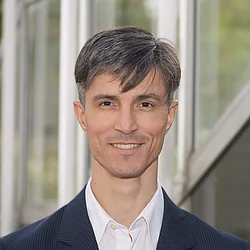 Dr. Jefferson Portela