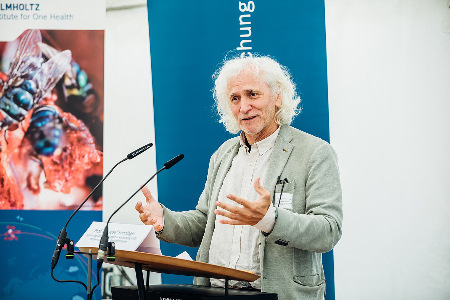 Prof. Josef Penninger, Scientific Director of the HZI, delivering his address