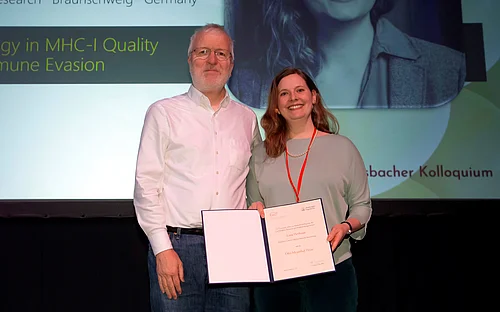 Lina Herhaus receives the Otto Meyerhof Award from GBM and Boehringer Ingelheim