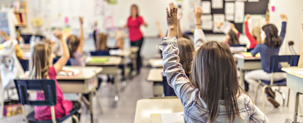 Kinder im Klassenzimmer